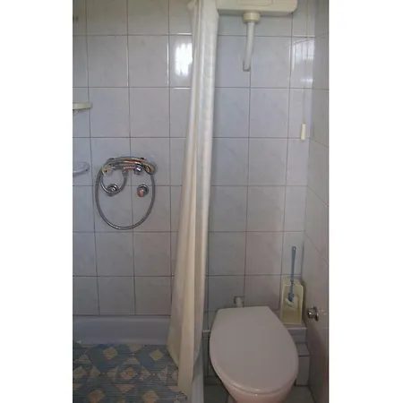 Six Bedroom Holiday In *
