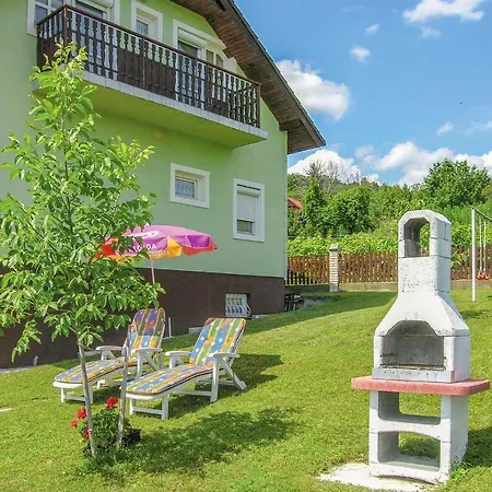 Six Bedroom Holiday In *